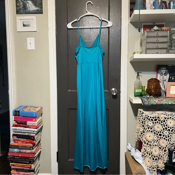 Vanity Fair Maxi Dress - Picture 4 of 7